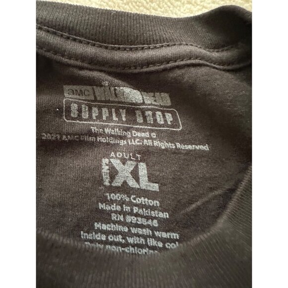 The Walking Dead Supply Drop Exclusive Spiked Walker Black T-Shirt Size XL NWOT - Picture 8 of 8